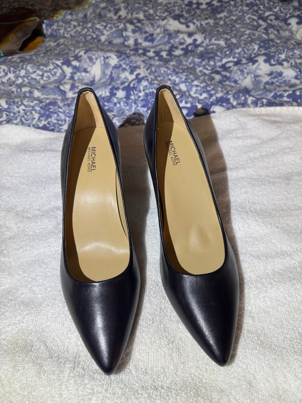 MICHAEL Michael Kors Black Pointed-Toe Leather Pumps